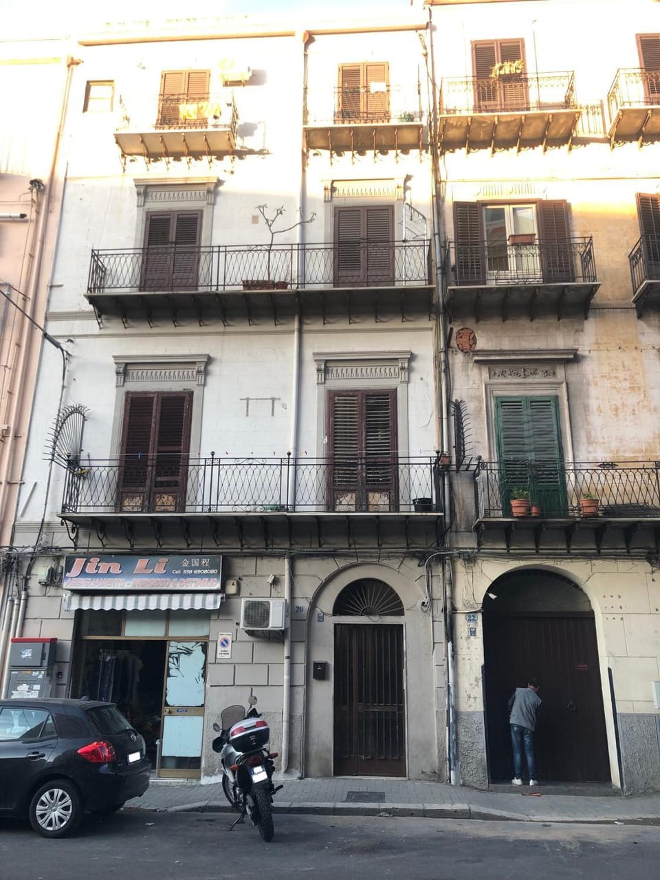 Facade/entrance