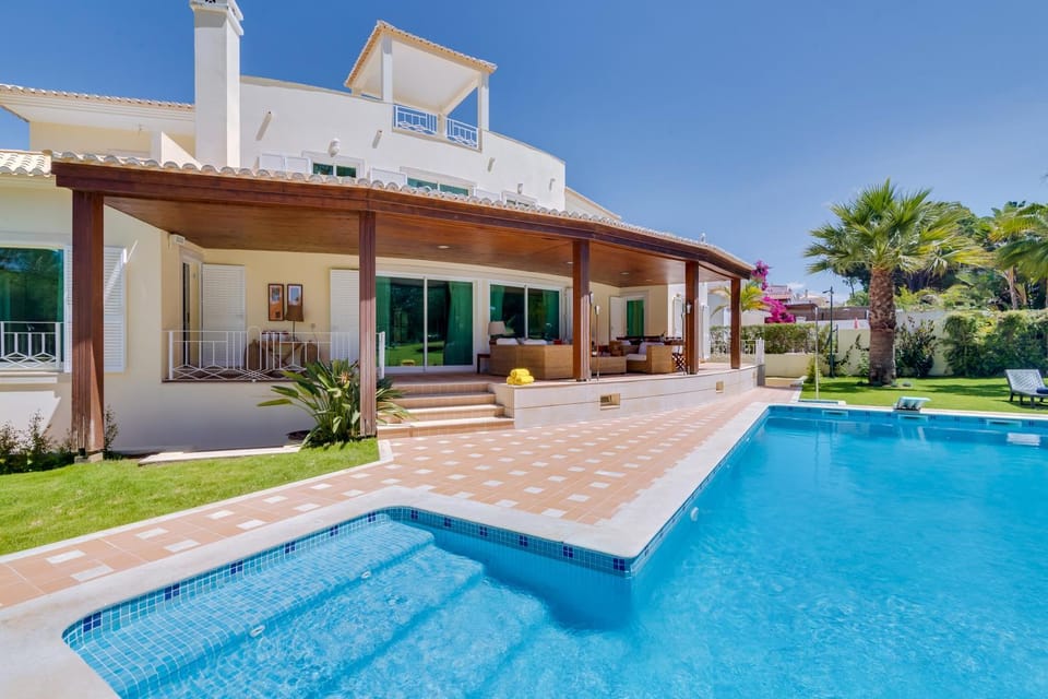 Property building, Patio, Swimming pool
