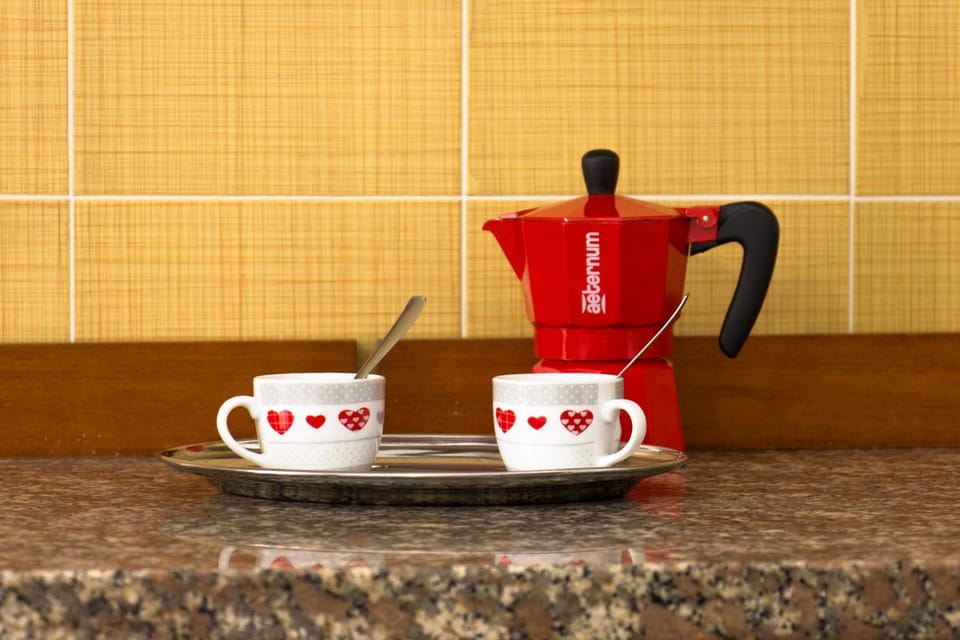Coffee/tea facilities, Kitchen or kitchenette
