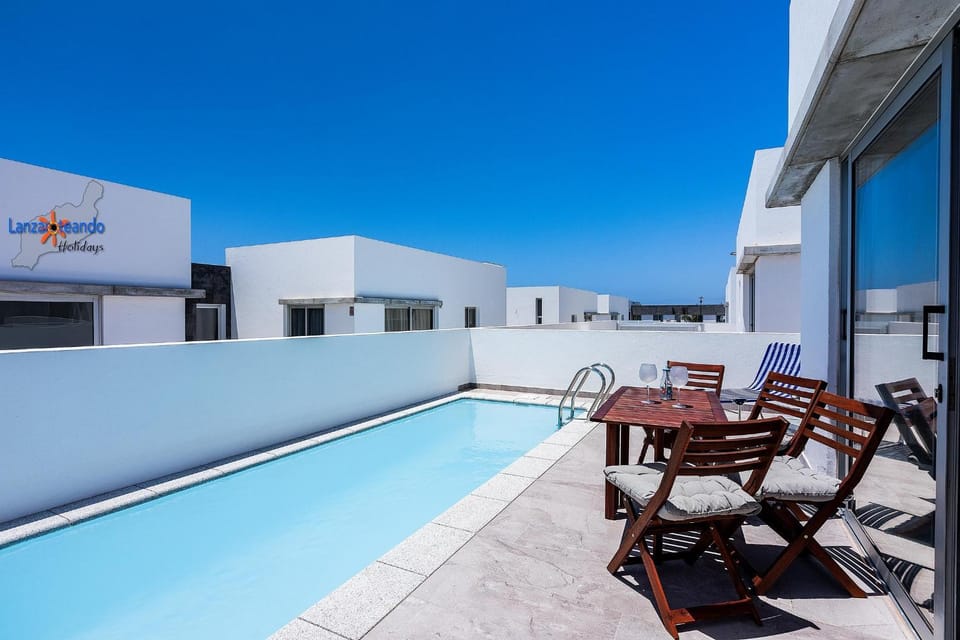 Patio, Balcony/Terrace, Swimming pool, Swimming pool