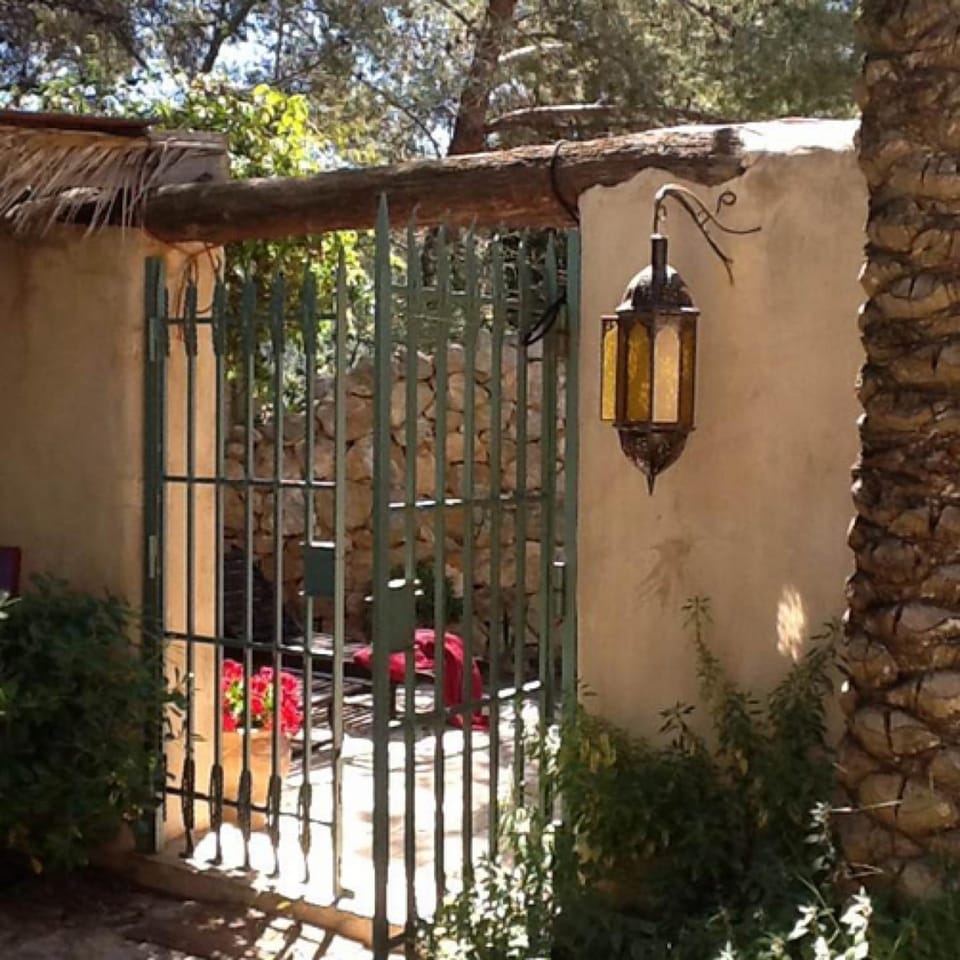 Patio, Facade/entrance