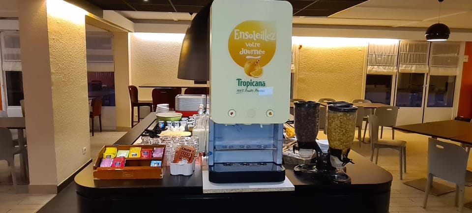 Food and drinks, Food, Breakfast, Continental breakfast, Buffet breakfast