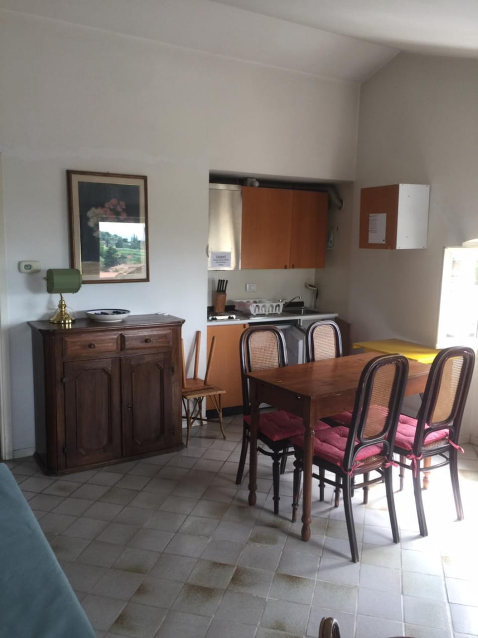 Kitchen or kitchenette, Living room, Seating area, Dining area, Lake view