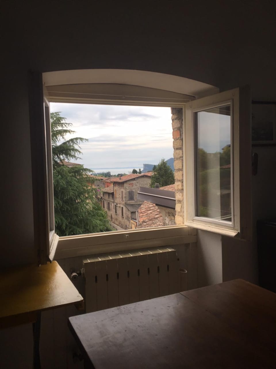 Living room, City view, Lake view, Quiet street view