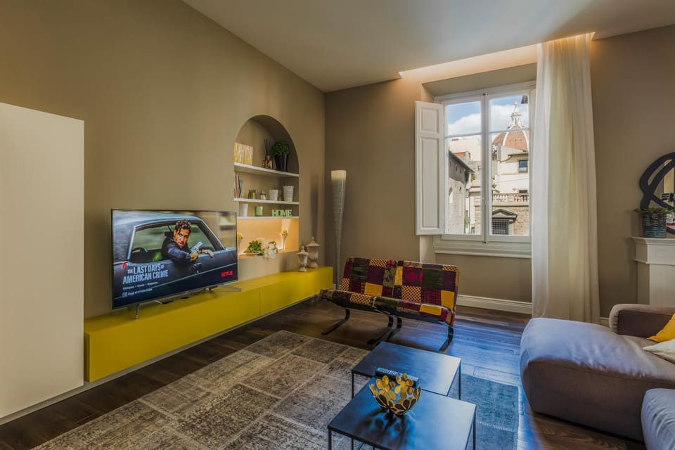 Living room, Landmark view