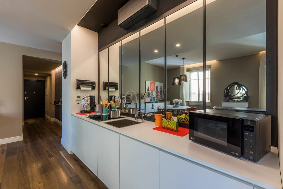 Kitchen or kitchenette