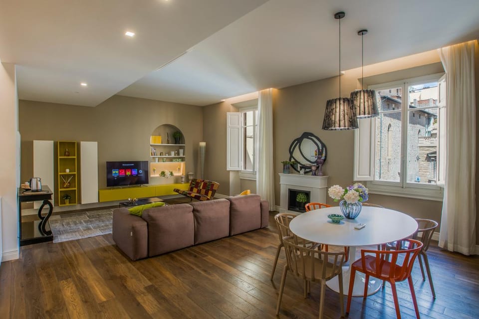 Living room, Seating area, Dining area