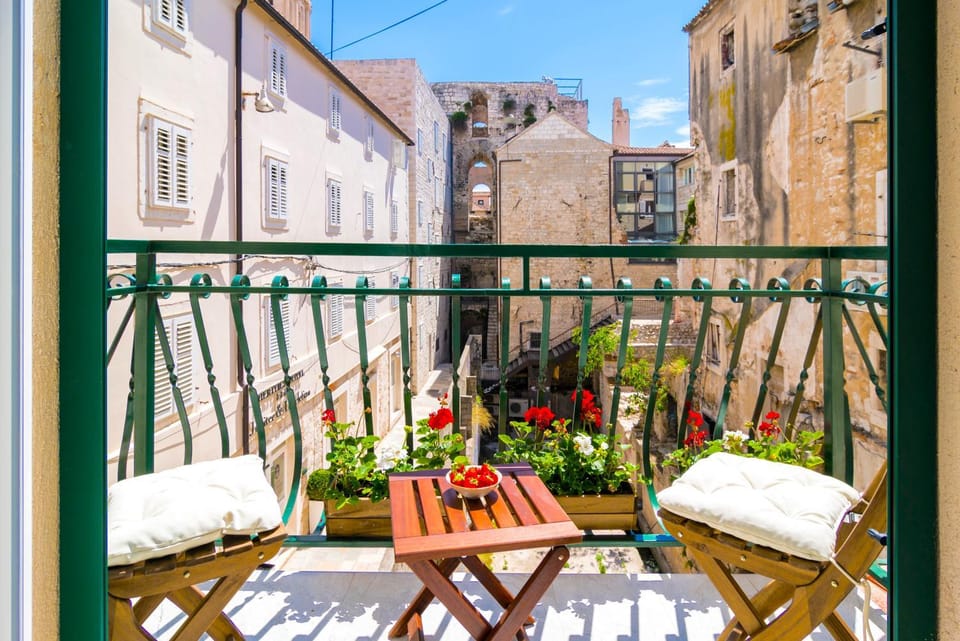 Off site, Balcony/Terrace, City view