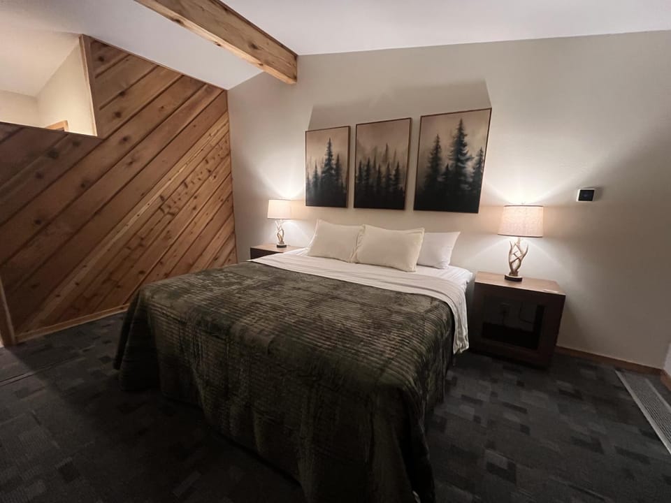 Timber Inn Motel in Phillips