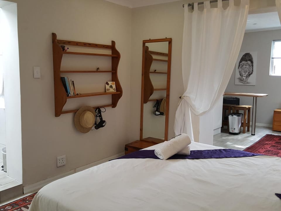 Hedgehog Hollow Apartment in Port Elizabeth