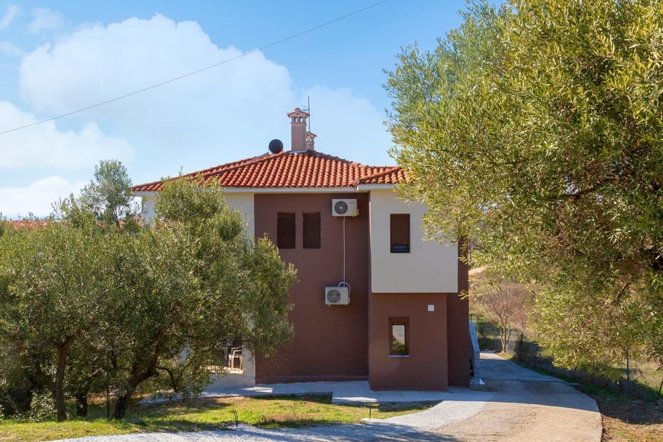 Grandpa's Studios Apartment in Nikiti
