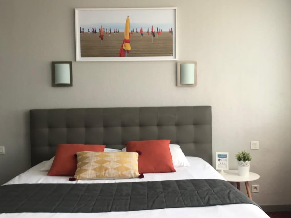 Le Canada Hotel in Normandy