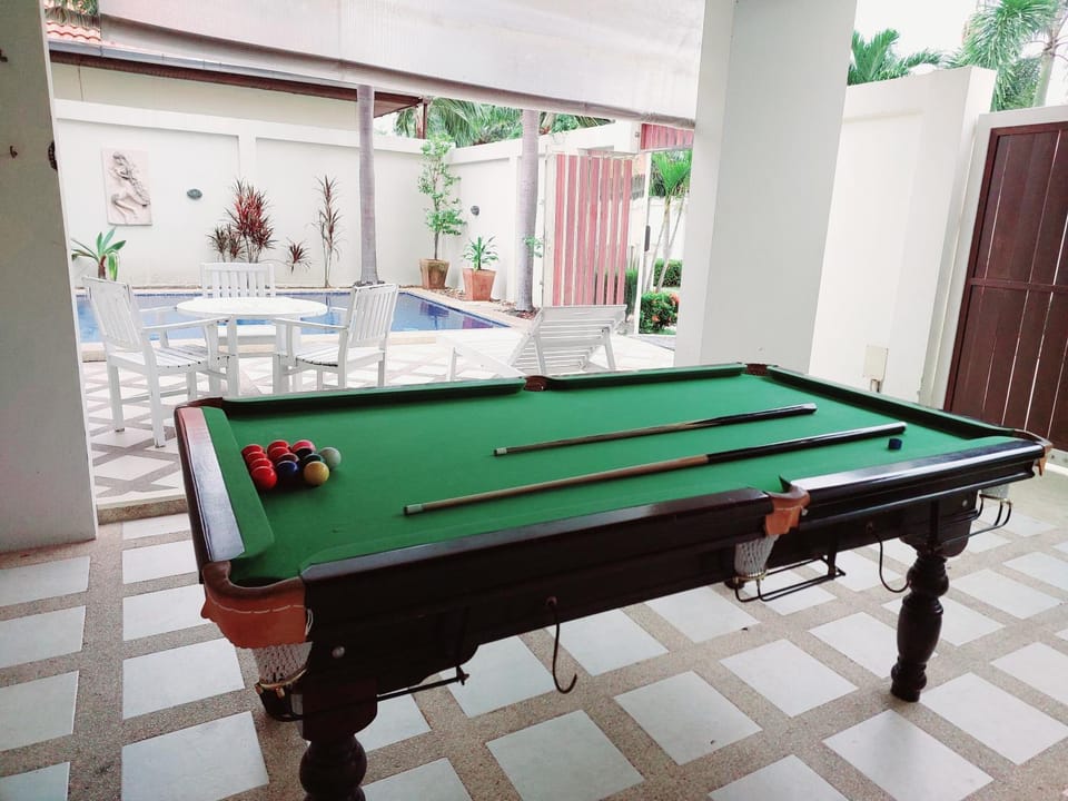 AnB poolvilla 2BR with private beach in pratamnak Villa in Pattaya City