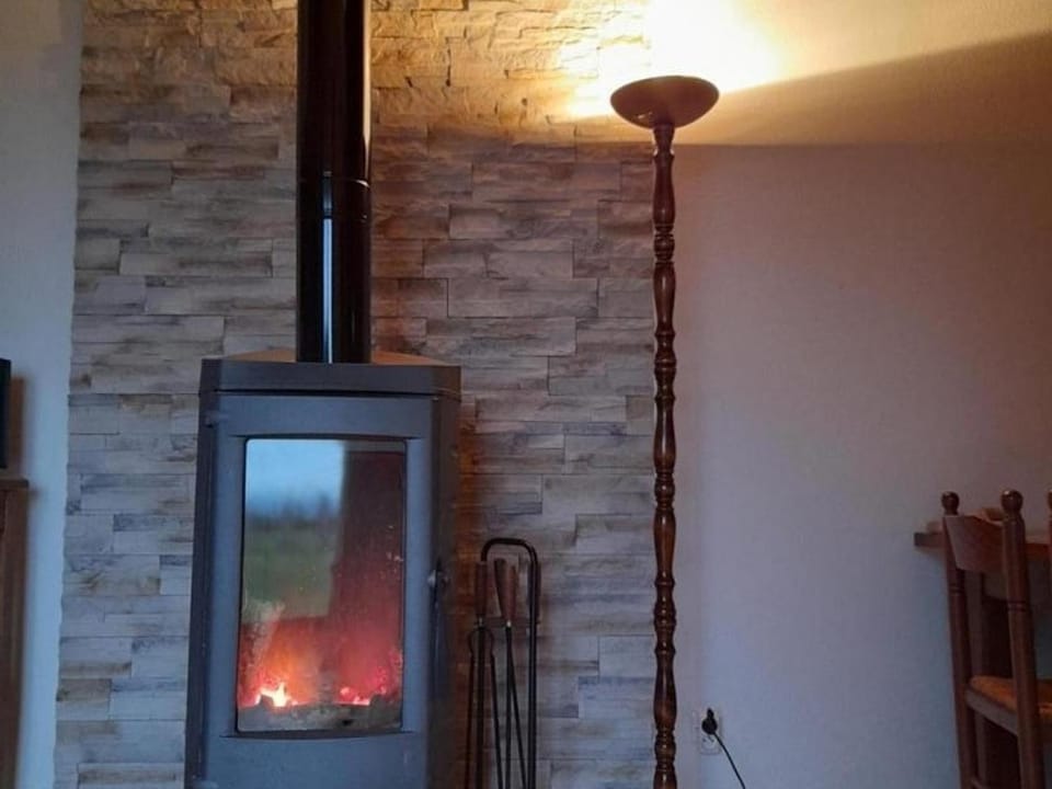 Gîte 80m² avec Terrasse, Wifi et Animaux Acceptés - FR-1-496-113 House in Auvergne-Rhône-Alpes