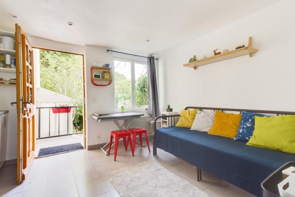 Studio calme proche Paris avec terrasse privative et jacuzzi en option Apartment in Île-de-France