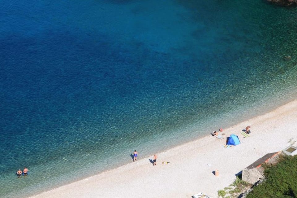 Neighbourhood, Natural landscape, Beach