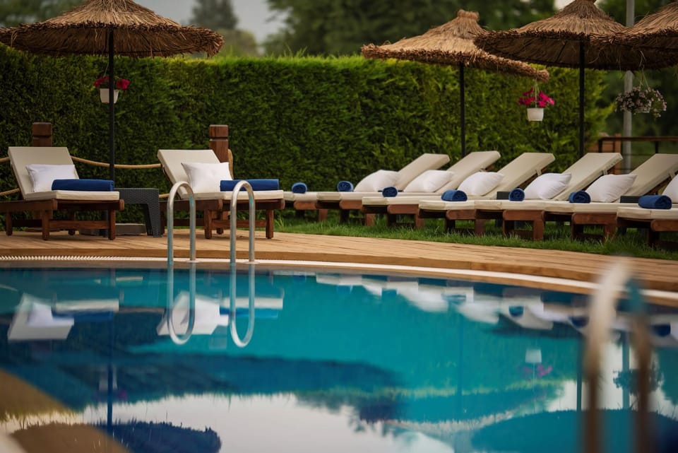 Swimming pool, Swimming pool