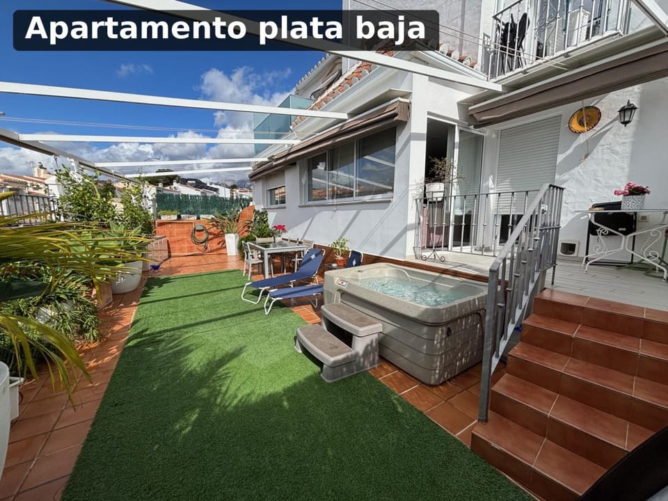 Patio, Hot Tub, Balcony/Terrace