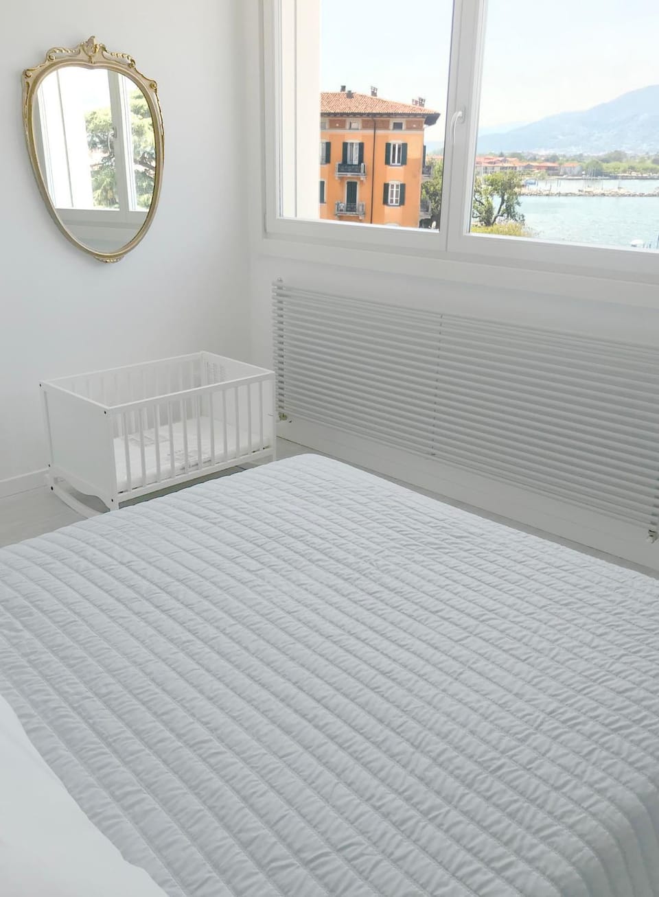 Bed, Photo of the whole room, Bedroom, Lake view