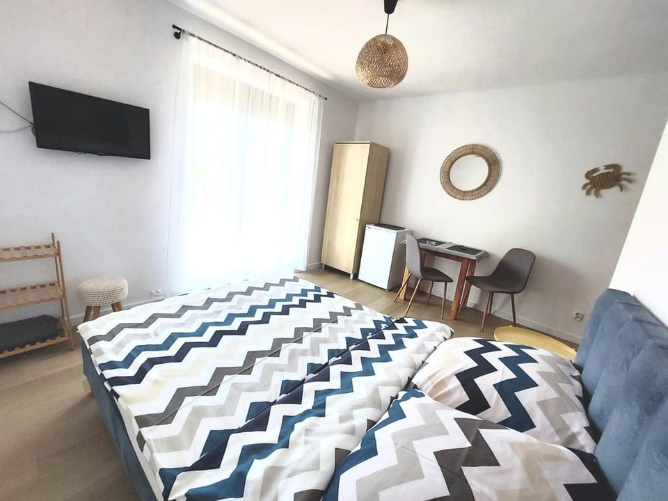 Bed, Other, Photo of the whole room