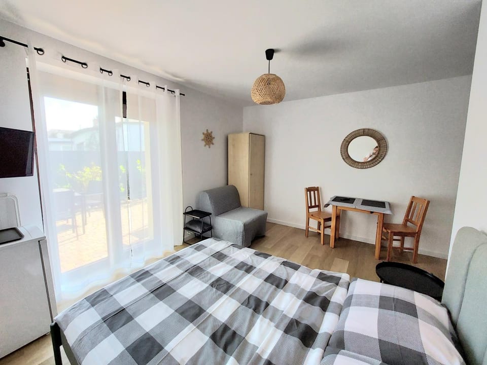 Bed, Photo of the whole room