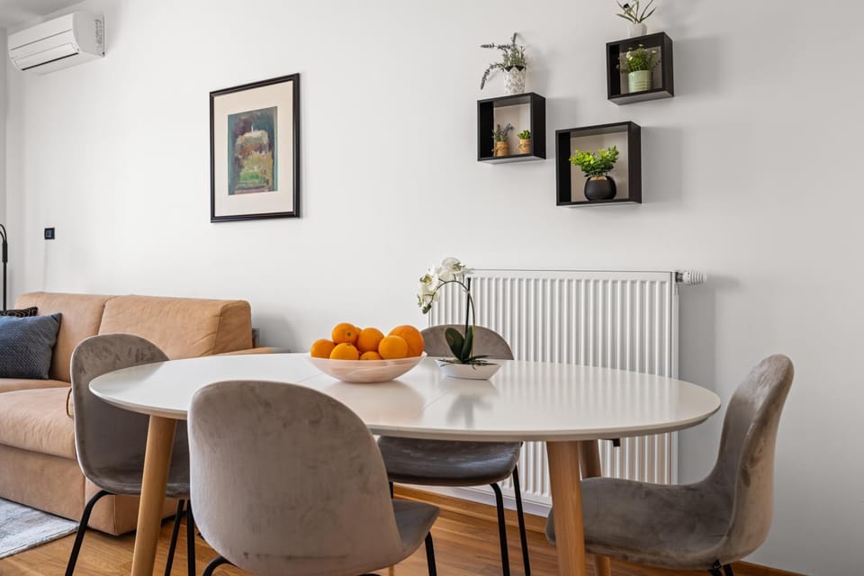 Living room, Seating area, Dining area, air conditioner