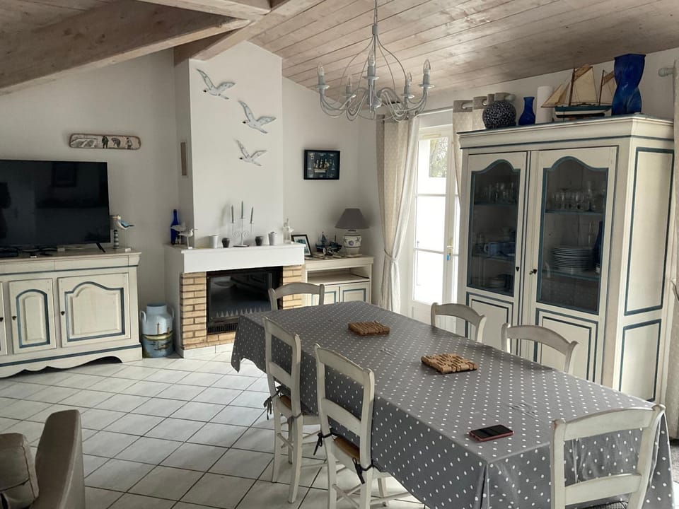 Maison de standing style rethais House in Nouvelle-Aquitaine