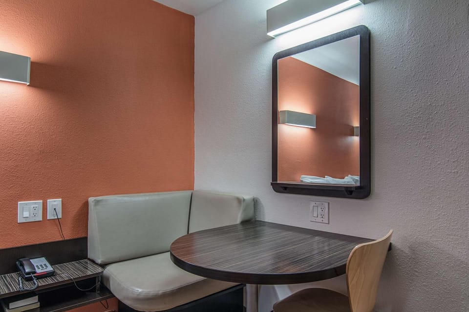 Photo of the whole room, Seating area, On site