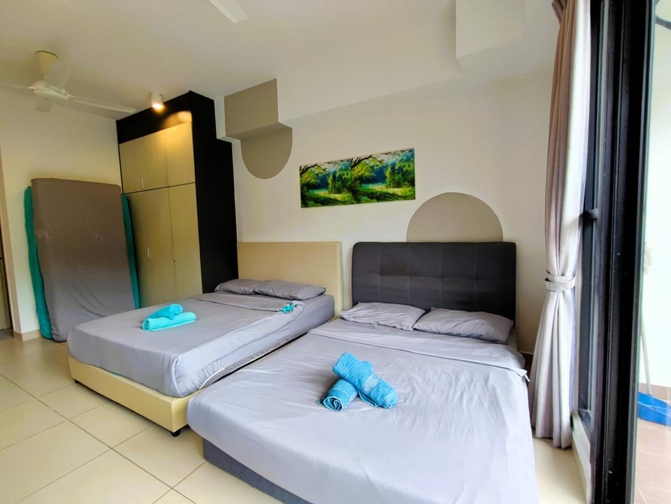Bed, Photo of the whole room, Bedroom, towels, wardrobe, air conditioner