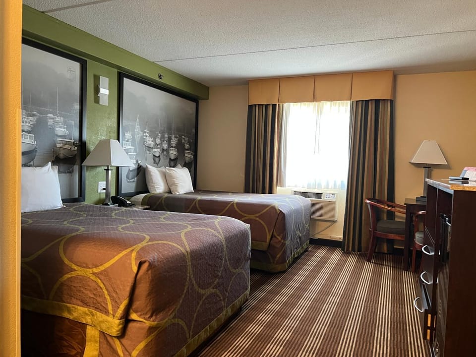 Bed, Photo of the whole room, hair dresser