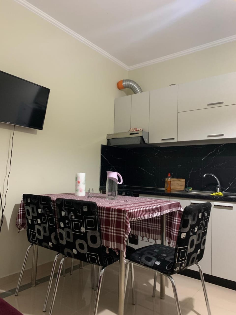 TV and multimedia, Kitchen or kitchenette