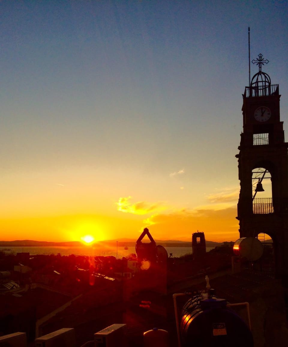 Nearby landmark, Balcony/Terrace, Landmark view, Sea view, Sunrise