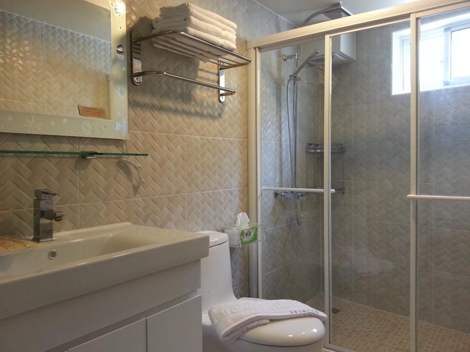 Shower, Toilet, Bathroom