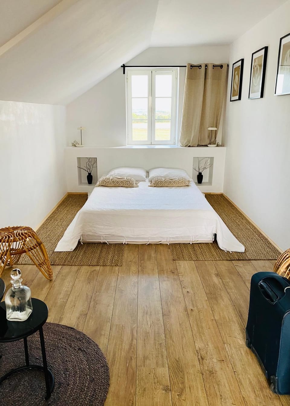 Photo of the whole room