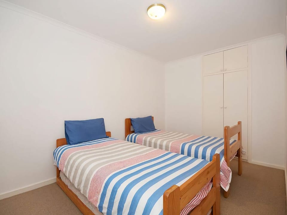 Beachside Shoal Bay Unit 6 Apartment in Shoal Bay