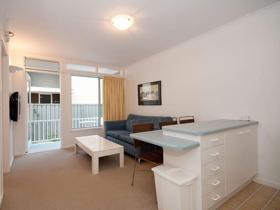 Beachside Shoal Bay Unit 6 Apartment in Shoal Bay