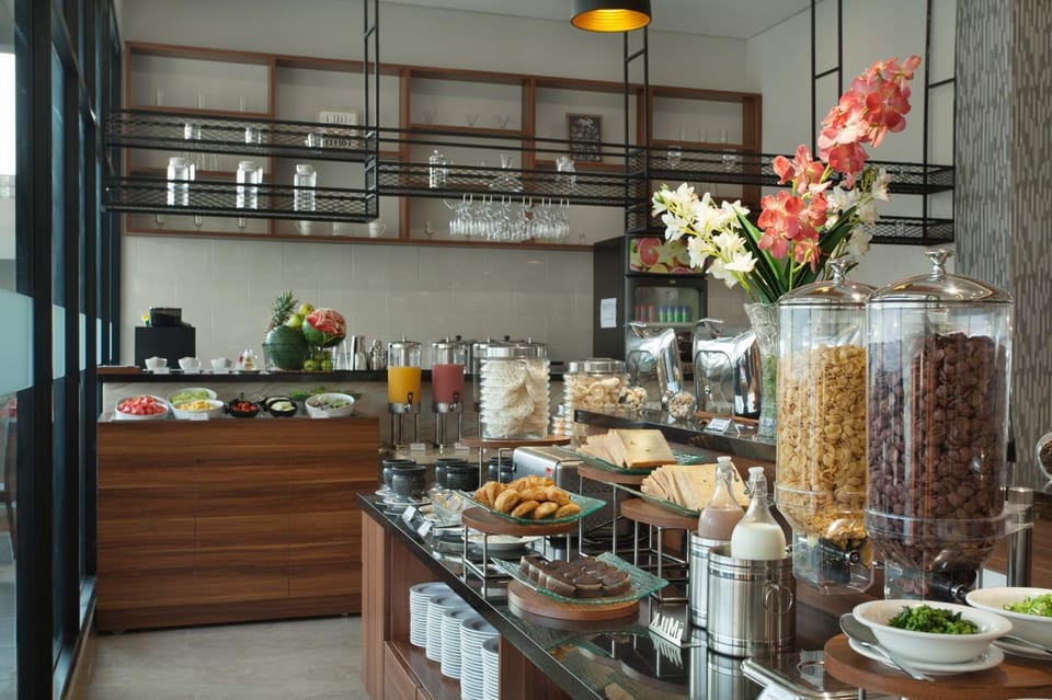Breakfast, Buffet breakfast
