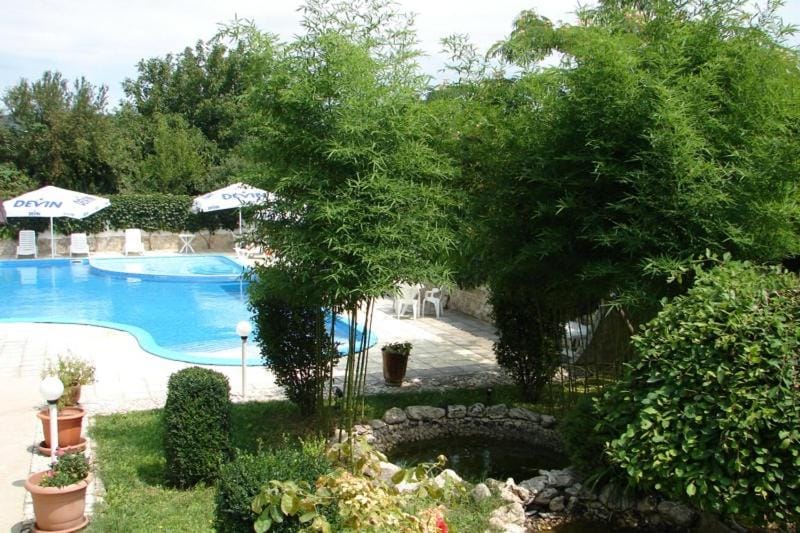Day, Garden, Garden view, Pool view, Swimming pool, Swimming pool