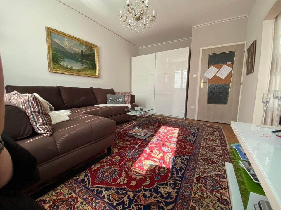 Living room, Photo of the whole room