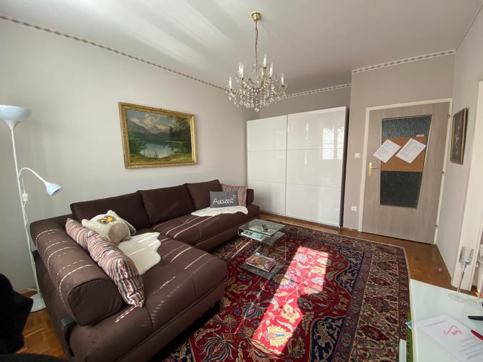 Living room, Photo of the whole room, Seating area