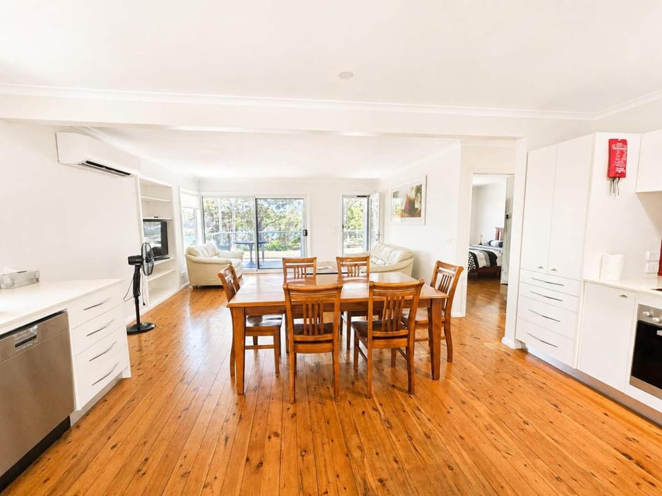 Harbour Haven - steps from Ulladulla Harbour Apartment in New South Wales
