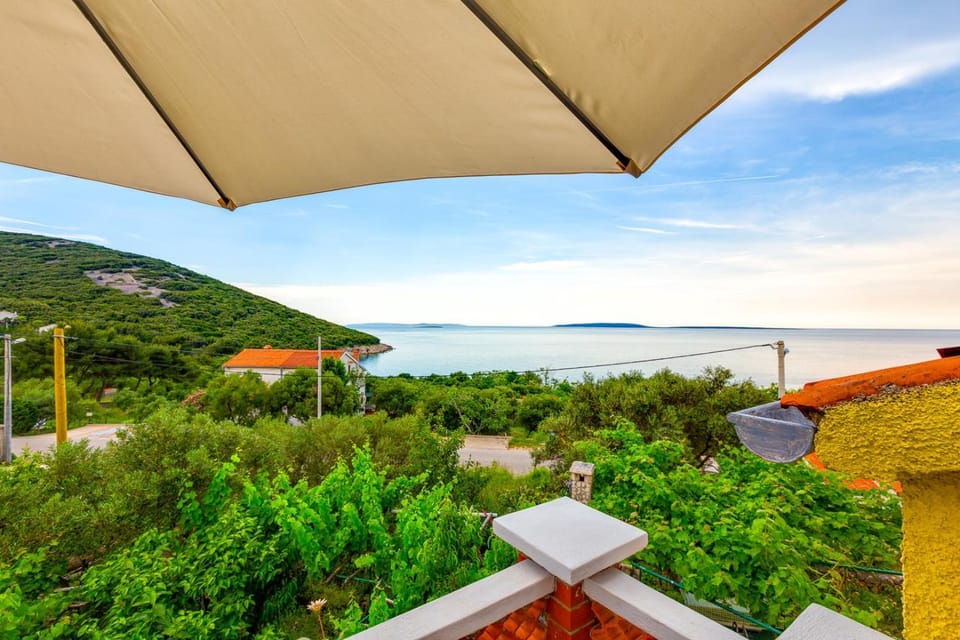 Apartments Nona, Miholaščica Bed and Breakfast in Primorje-Gorski Kotar County