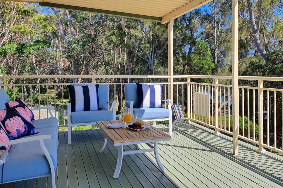 Pelican Beach House - 50m from inlet & playground House in New South Wales