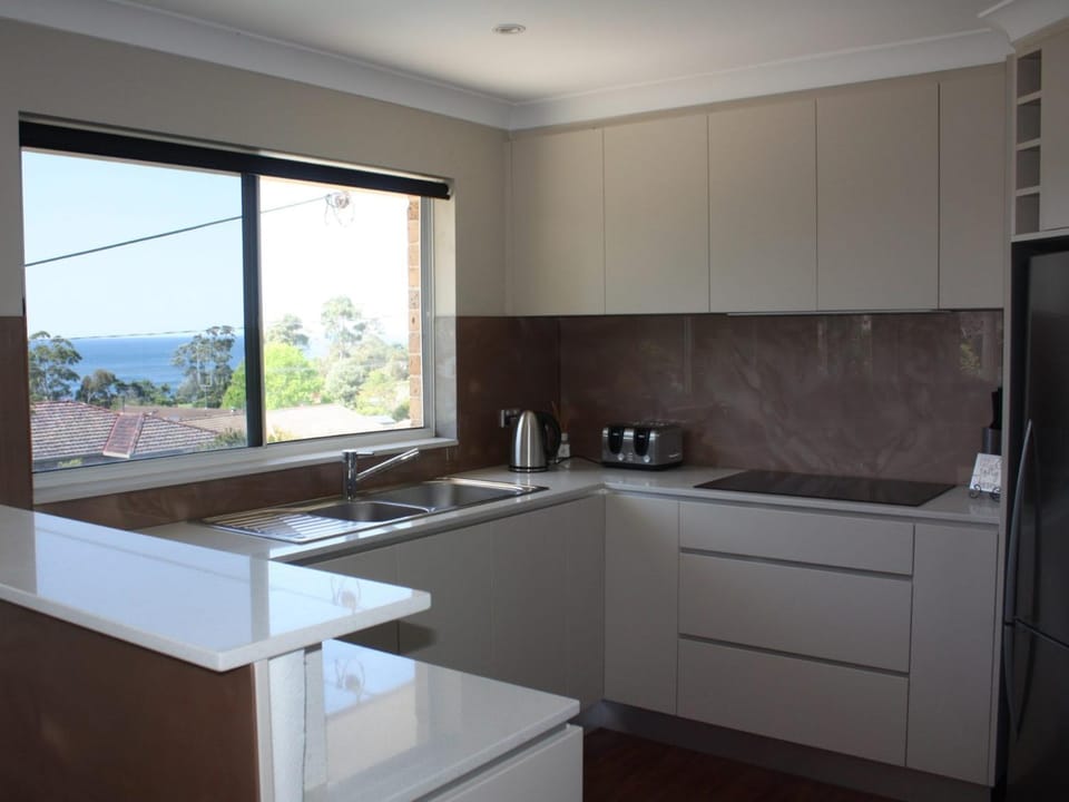 Southern Comfort - spacious 3BR family home House in Mollymook