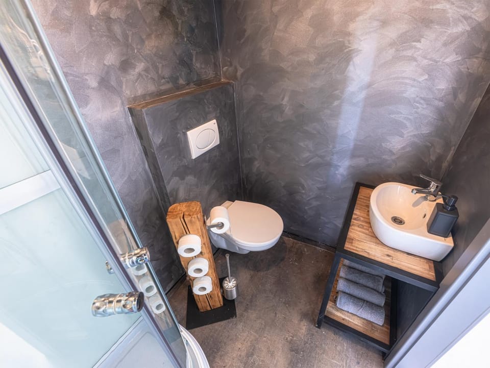 Shower, Toilet, Bathroom
