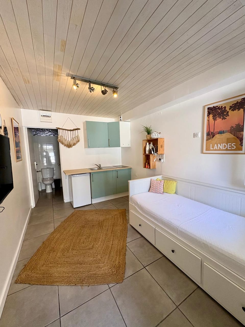 Kitchen or kitchenette, Photo of the whole room