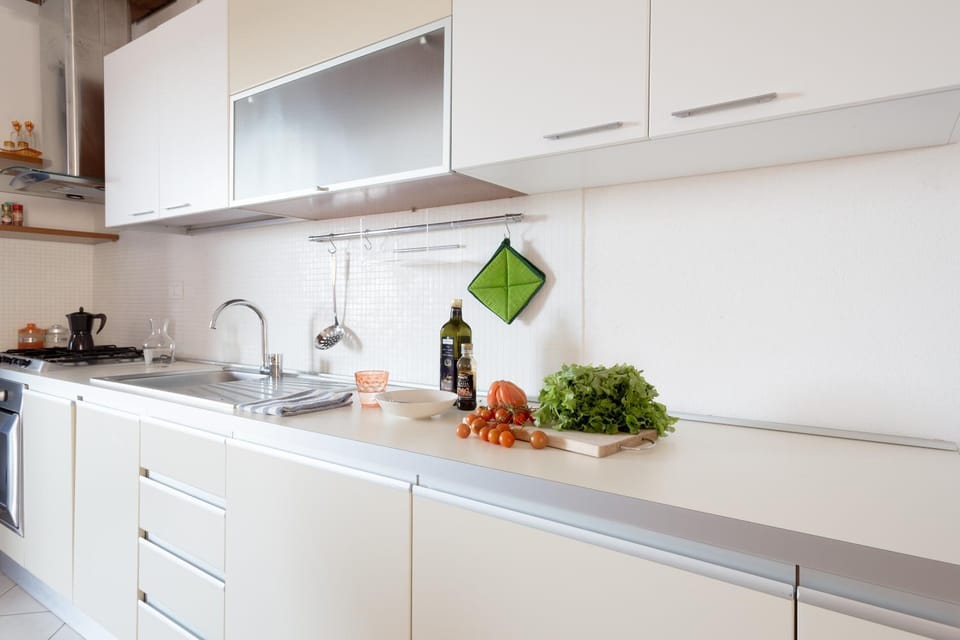 Kitchen or kitchenette, Living room