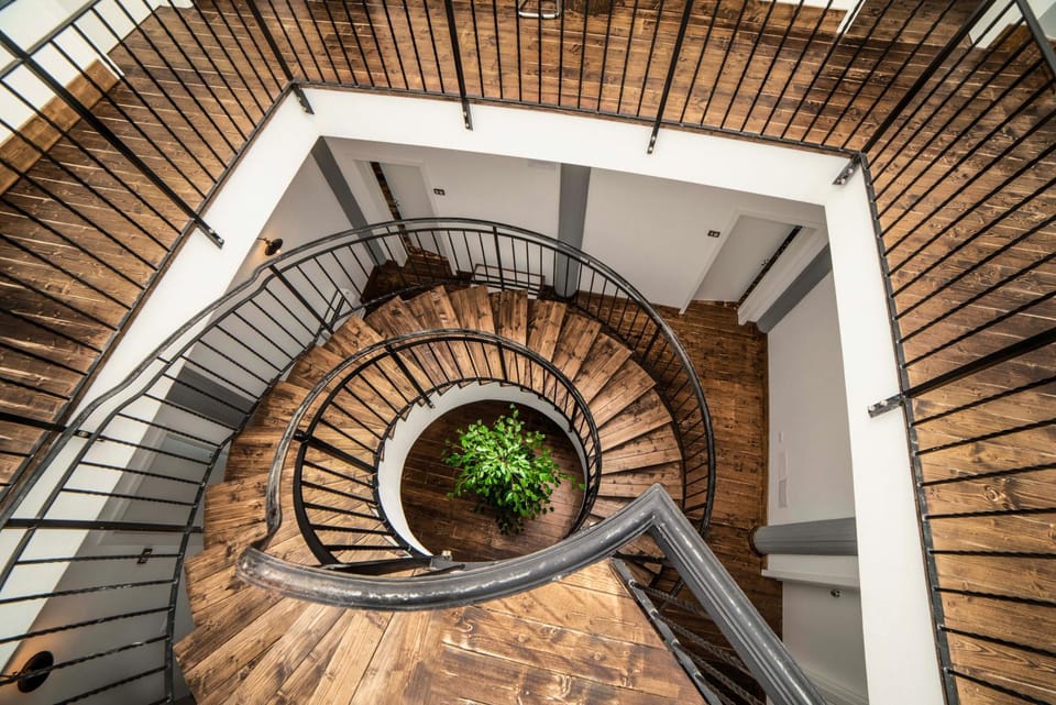 Communal lounge/ TV room, Text overlay