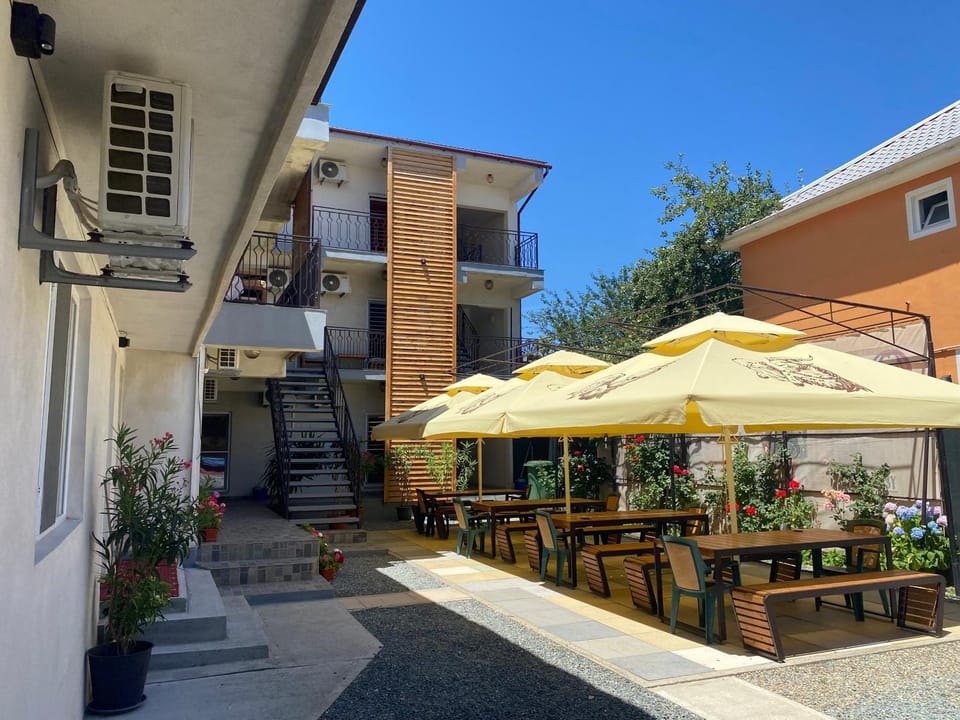 Casa Tudor Costinesti Bed and Breakfast in Constanța County