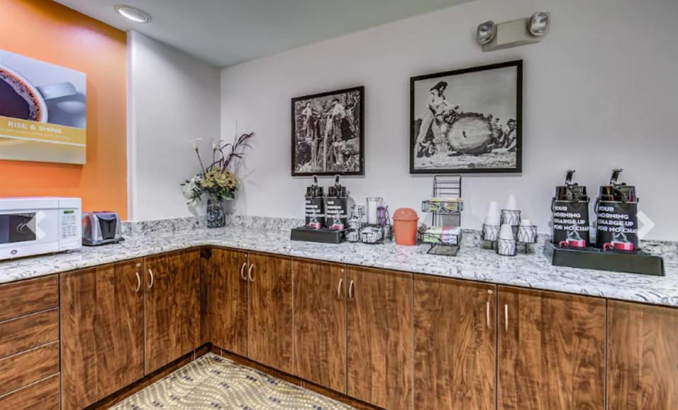 Coffee/tea facilities, Communal kitchen